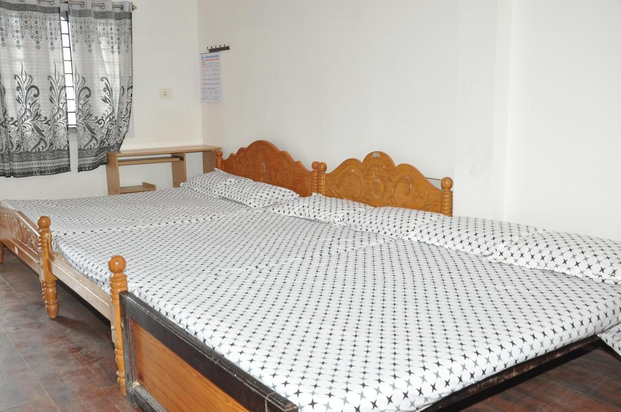 White House Anandagiri Hostel Kodaikanal Exterior photo